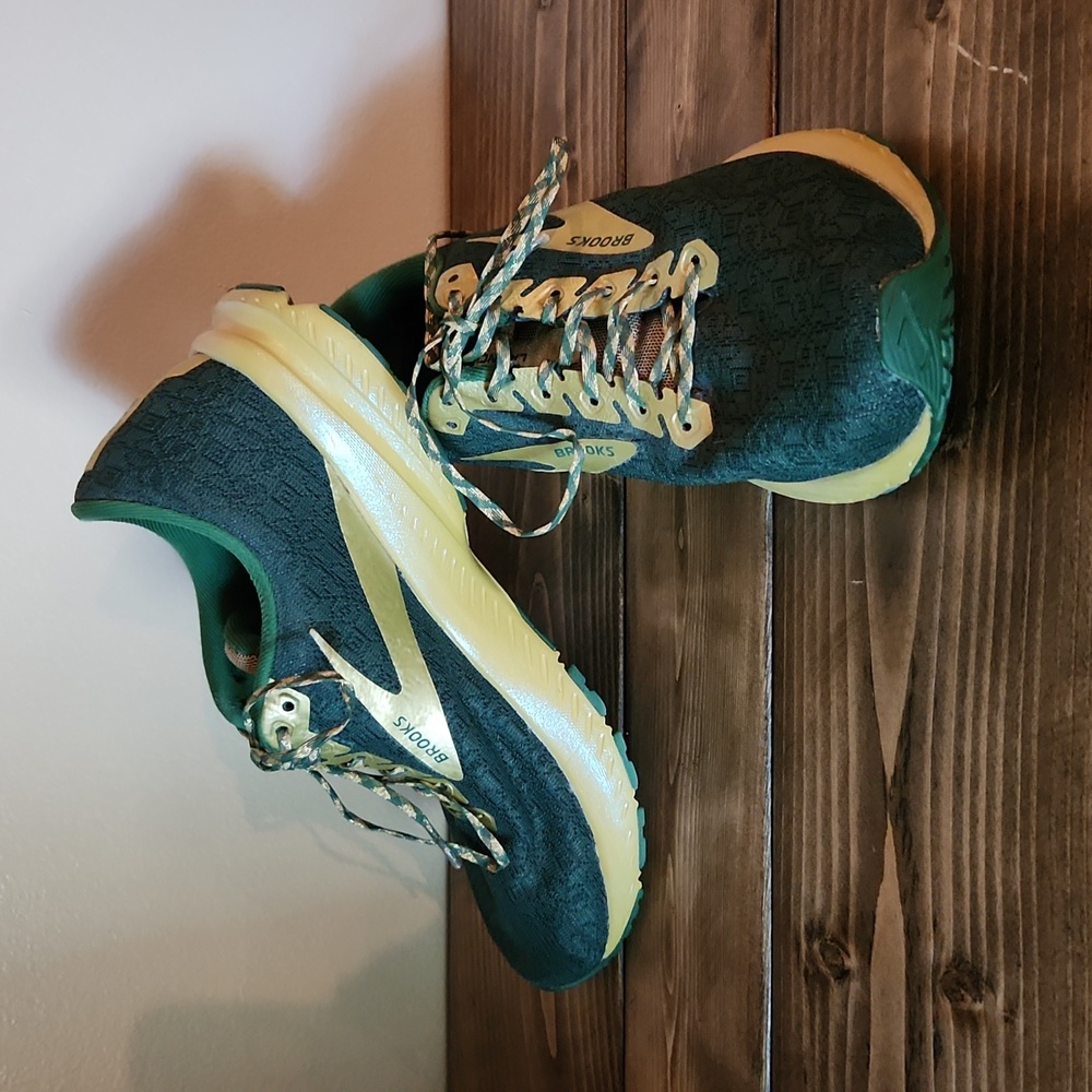 Brooks Launch 7 Run Lucky women's shoes